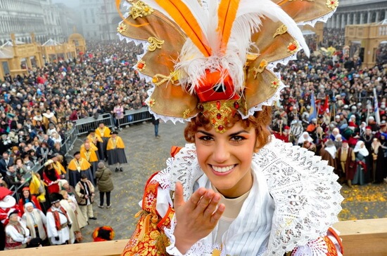 Carnaval venetia gondola caragiale pastisa