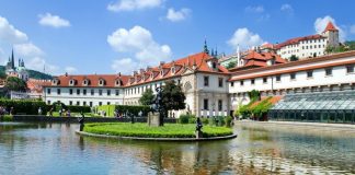Palatul Valdštejn din Praga