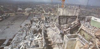 Centrala de la Cernobîl după accidentul din 26 aprilie 1986
