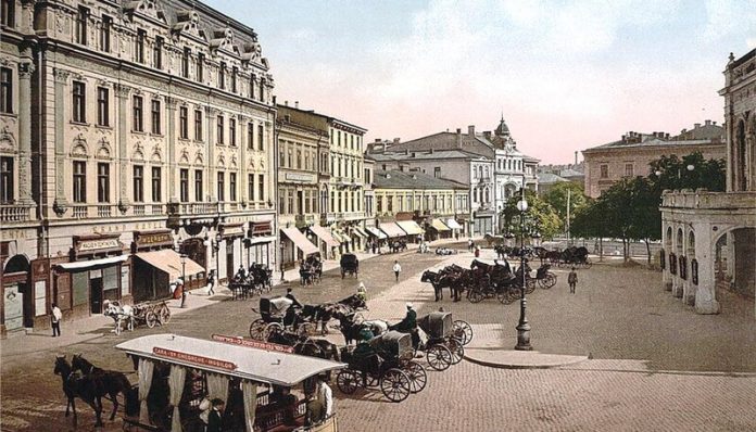 Piața Teatrului din București pe la 1915
