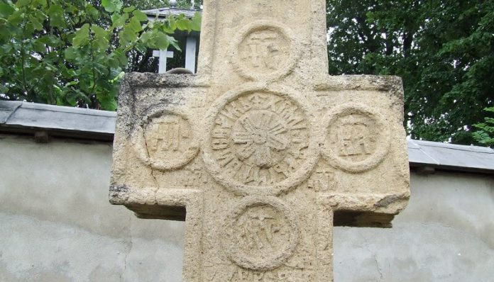cruce de piatra florentina loredana dalian