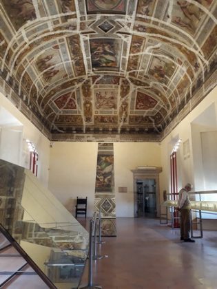 Sala cu oglinzi