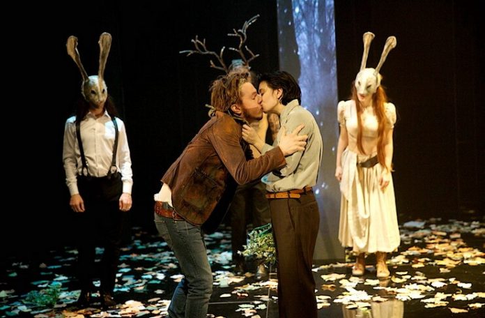 Imagine din spectacolul ”Cum vă place”, Teatrul Cameri din Tel Aviv Gheorghe Miletineanu leviathan Imagine din spectacolul ”Cum vă place”, Teatrul Cameri din Tel Aviv Gheorghe Miletineanu leviathan