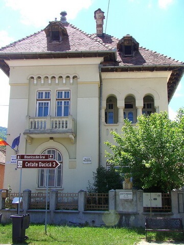 Vila Peligrad din Săliște Muzeul Culturii Săliştene
