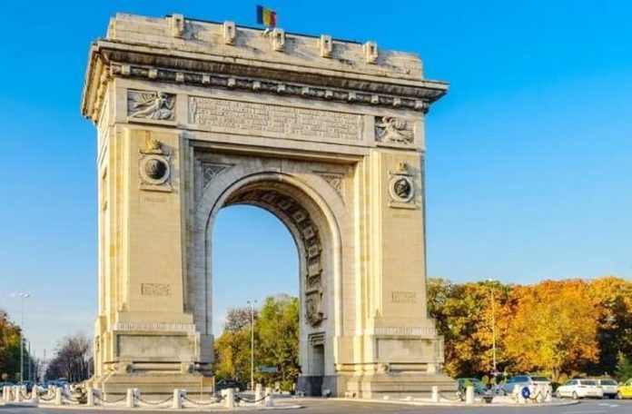 Daniela Șontică Arcul de Triumf București