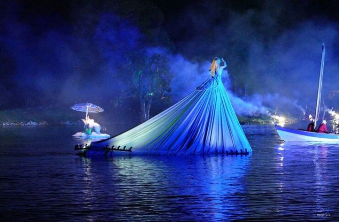 Grand Nocturnal Aquatic Parade, Les Embarques Léry-Poses@Véronique Mollero