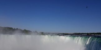 Ani Bradea jurnal de calatorie Cascada Niagara. Foto Ani Bradea