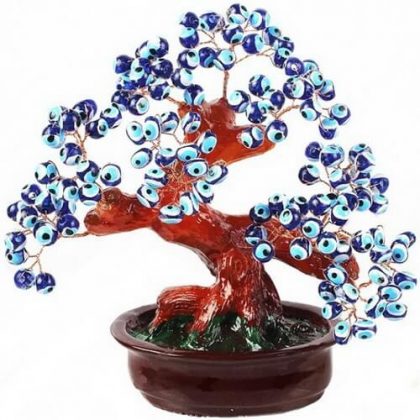 Bonsai decorat cu mărgele de deochi
