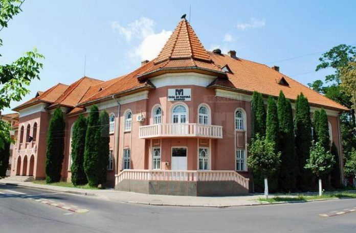 Casa de Cultură Rădăuți. Sursa foto Monitorul de Suceava Casa de Cultură Rădăuți. Sursa foto Monitorul de Suceava