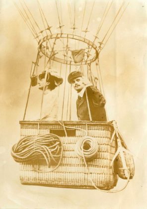 Charles Stewart Rolls &icirc;n balon. Sursa: Wikipedia