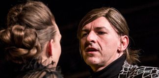 Alföldi Róbert în ”Richard al III-lea” de William Shakespeare, regia: Andrei Șerban, Teatrul Radnóti din Budapesta