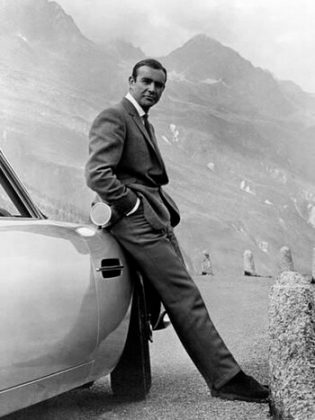 Sean Connery &icirc;n &rdquo;James Bond Goldfinger&rdquo;, regia Guy Hamilton, 1964