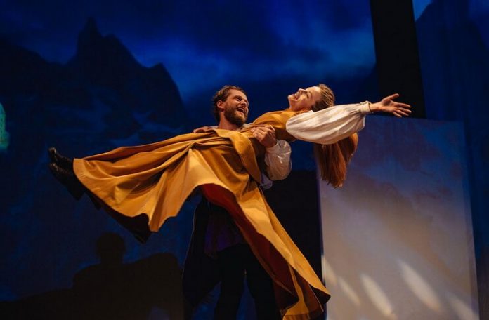 Imagine din spectacolul ”Prâslea cel Voinic și merele de aur” © Teatrul Excelsior. Foto: Vlad Catană
