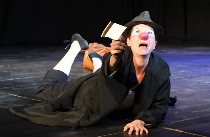 Elodie Hatton in spectacolul ”Olé”, Fi-Solo Company din Franța