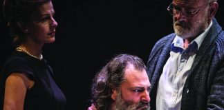 Imagine din spectacolul ”Tous des oiseaux” de Wajdi Mouawad, Teatrul Național de la Colline din Paris