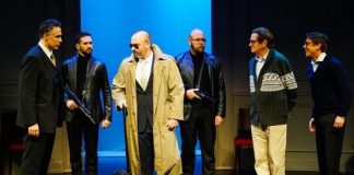Imagine din spectacolul ”Oslo” de J. T. Rogers, Teatrul Beit-Lessin din Tel Aviv