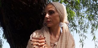 Știri: Lansare de carte: ”Femeia albastră”/”Blue Woman de Clara Mărgineanu (18 mai 2019, București) Clara Mărgineanu. Fotografie de Sorin Duduială