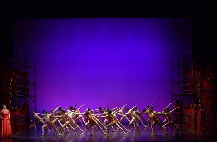 Imagine din spectacolul ”Carmina Burana” de Carl Orff, Opera Națională București, Fotografie de Lavinia Huțanu. Sursa: ONB