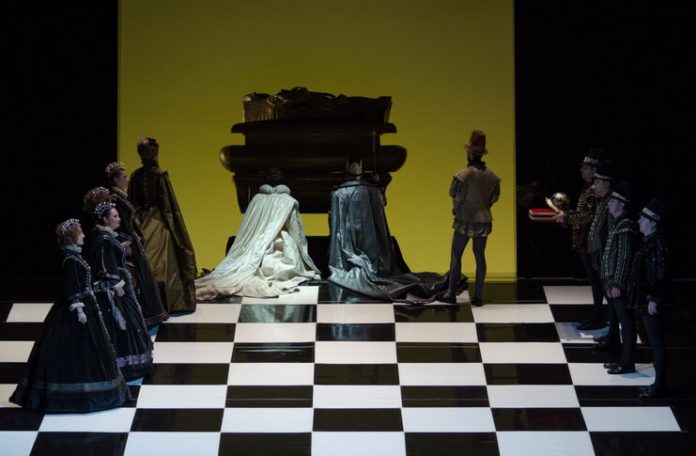 Imagine din spectacolul ”Don Carlo” de Verdi, Opera Națională București. Fotografie de Sebastian Bucur