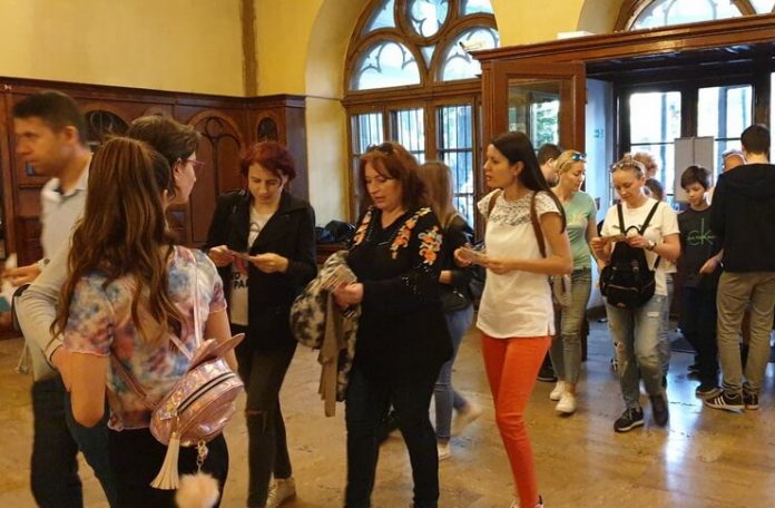 Vizitatori la Palatul Suțu Vizitatori la Palatul Suțu