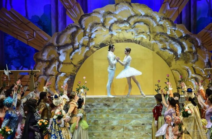 Imagine din spectacolul ”Frumoasa din Pădurea Adormită”, ONB. Fotografie de Steluța Popescu Imagine din spectacolul ”Frumoasa din Pădurea Adormită”, ONB. Fotografie de Steluța Popescu