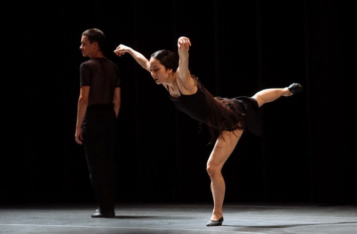 ”Venezuela”, Batsheva Dance Company. Fotografie de Adrian Bulboacă