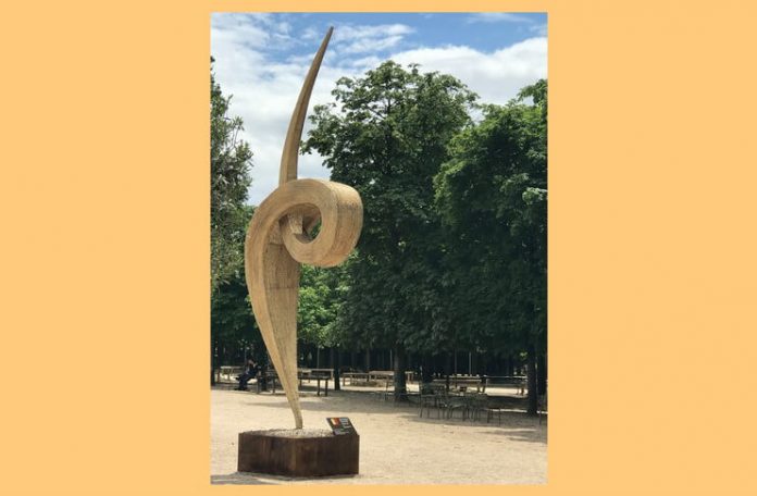 ”Zgârie-nori”, sculptură de Ernö Bartha ”Zgârie-nori”, sculptură de Ernö Bartha