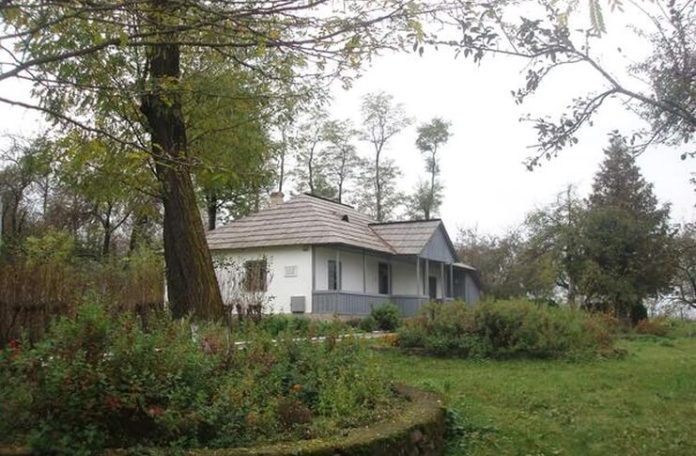 Casa memorială ”George Enescu”, comuna George Enescu (Liveni), jud. Botoșani Casa memorială ”George Enescu”, comuna George Enescu (Liveni), jud. Botoșani