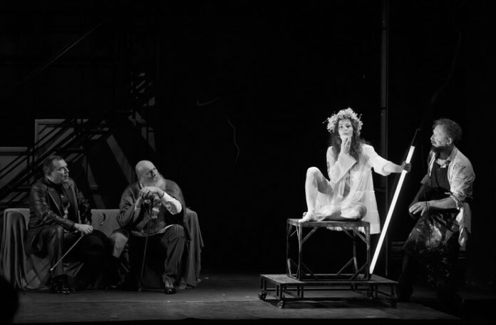 Imagine din spectacolul ”Lulu” de Frank Wedekind, Teatrul Maghiar de Stat din Cluj-Napoca