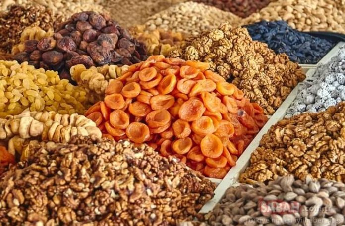 Ingrediente pentru prepararea Âșure. Sursa foto: sabah.com.tr