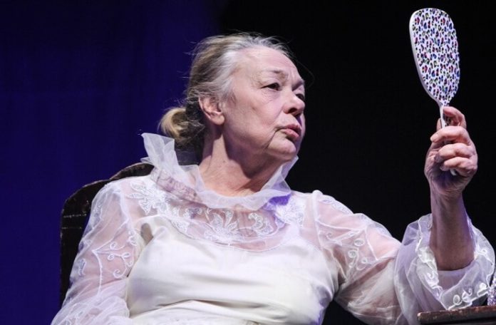 Anda Caropol în ”Repetiția vieții mele”. Sursa Teatrul ”Nottara”