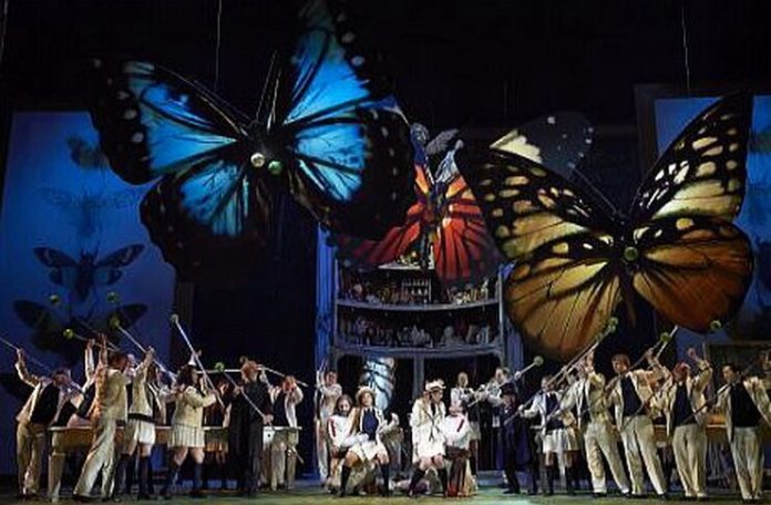 Fotografie din spectacolul ”Così fan tutte” de Mozart, Opera Israeliană, Tel Aviv Fotografie din spectacolul ”Così fan tutte” de Mozart, Opera Israeliană, Tel Aviv