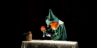 Știri: Lumea magică a lui Tom Degețel, la Teatrul „Gulliver” din Galați (14 februarie 2021) ”Tom Degețel”, fotografie de Lucian Marin. Sursa: Teatrul ”Gulliver” Galați