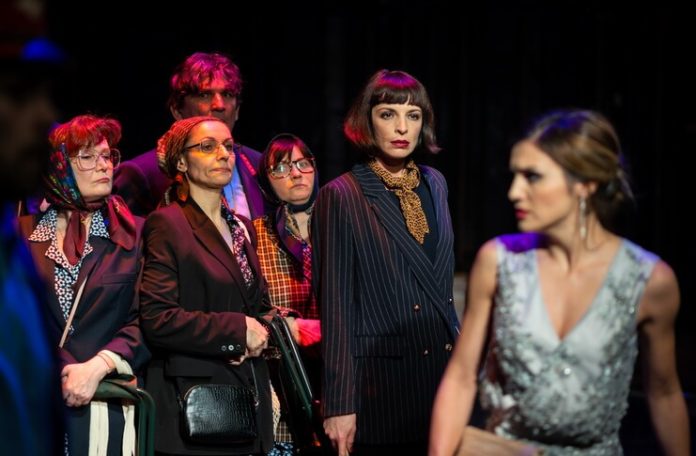 Imagine din spectacolul ”Steaua fără nume”, Teatrul Tineretului din Piatra Neamț