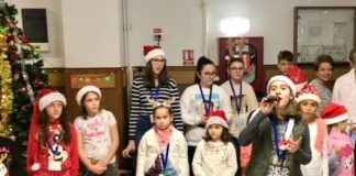 Grupul artistic ”Nino Nino colindând la Casa de Ajutor Reciproc a Pensionarilor ”Ana Aslan”, Brăila, 22 decembrie 2019
