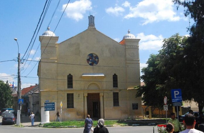 Sinagoga din Şimleu Silvaniei – Muzeul Memorial al Holocaustului din Transilvania de Nord, inaugurat în 2005 Sinagoga din Şimleu Silvaniei – Muzeul Memorial al Holocaustului din Transilvania de Nord, inaugurat în 2005