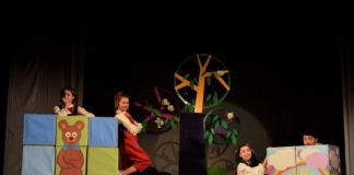 Știri: Premiera spectacolului ”Ursul păcălit de vulpe” la Teatrul ”Gulliver” din Galați (19 ianuarie 2020) Sursa foto: Teatrul ”Gulliver”