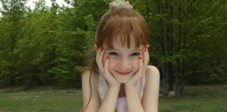 De Ziua Națională a Adopției, Alianța România Fără Orfani îi îndeamnă pe români să adopte un copil copil adoptie
