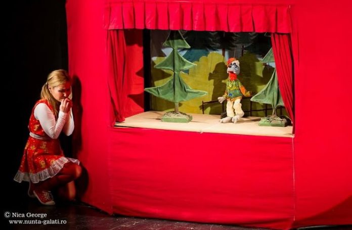 „Scufița roșie”, Teatrul „Gulliver”. Foto© Nica George „Scufița roșie”, Teatrul „Gulliver”. Foto© Nica George