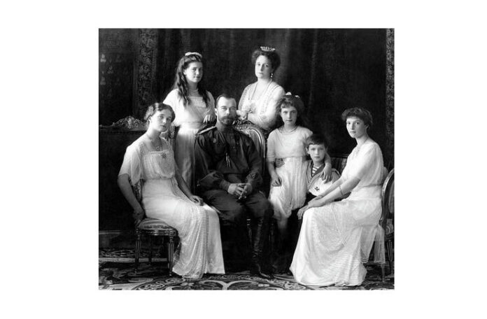 Familia imperială a Rusiei: Olga, Maria, Nikolai II, Alexandra Fiodorovna, Anastasia, Alexei, Tatiana, Crimeea, 1913