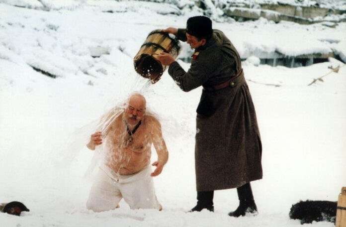 Imagine din filmul „Barbierul din Siberia”. Sursa foto: TVR Imagine din filmul „Barbierul din Siberia”. Sursa foto: TVR
