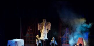 Știri: „Cenușăreasa” deschide seria spectacolelor la Sala mare a Teatrului „Gulliver” din Galați (4 octombrie 2020) Sursa foto: Teatrul „Gulliver”