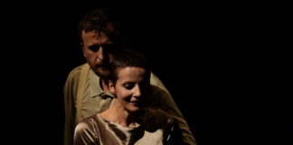 Știri: Teatrul Masca anunță reluarea spectacolelor în sală (8 și 9 mai 2021, București) „Ne-am sărutat după sfârșitul lumii”. Sursa foto: Teatrul Masca