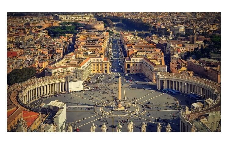22 octombrie, Sărbătoarea națională a Statului Vatican Piața San Pietro, Roma