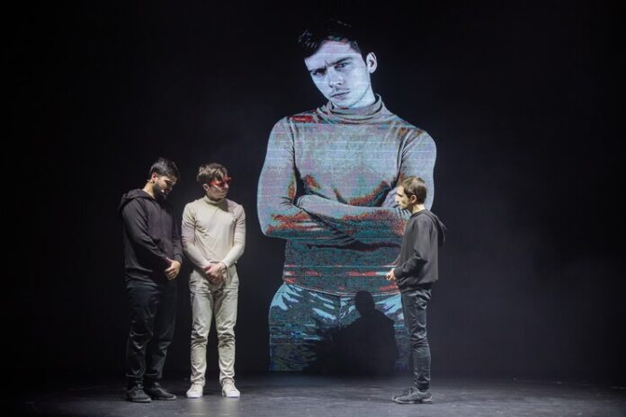 „Urâtul”.Foto © Vlad Catană, Teatrul Excelsior (1)