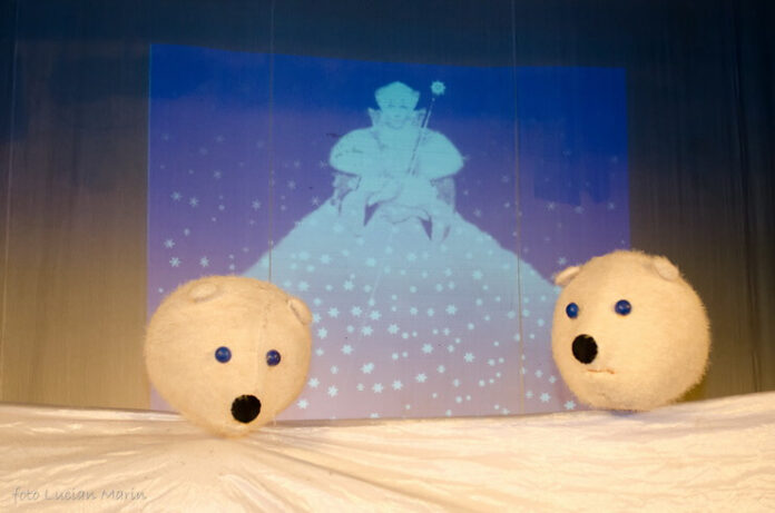 „Crăiasa zăpezilor”. Foto: Lucian Marin. Sursa: Teatrul „Gulliver”