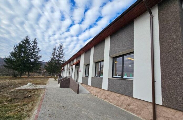 Școala din Alungeni după renovare