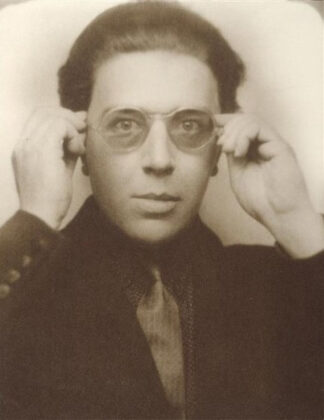 1 Andr&eacute;_Breton_1924
