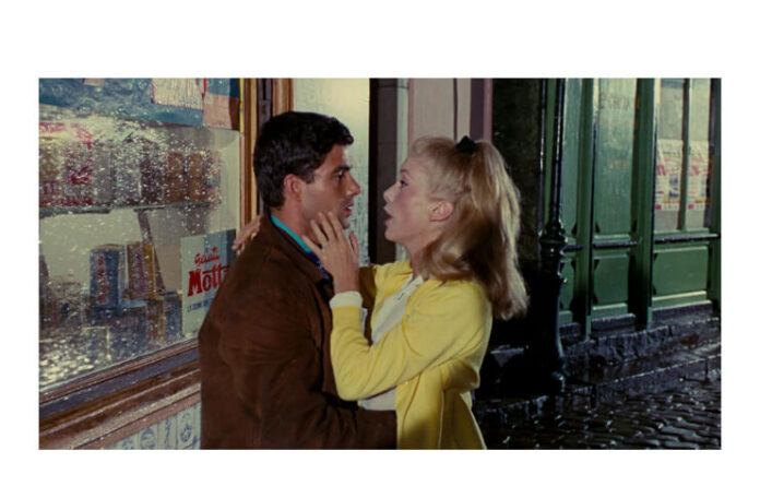 Imagine din filmul „Umbrelele din Cherbourg”