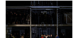 Știri: „Bărbierul din Sevilla”, „Tango. Radio & Juliet” și „Nunta lui Figaro”, la final de noiembrie 2025 pe scena Operei Naționale București „Bărbierul din Sevilla”. Sursa foto: ONB